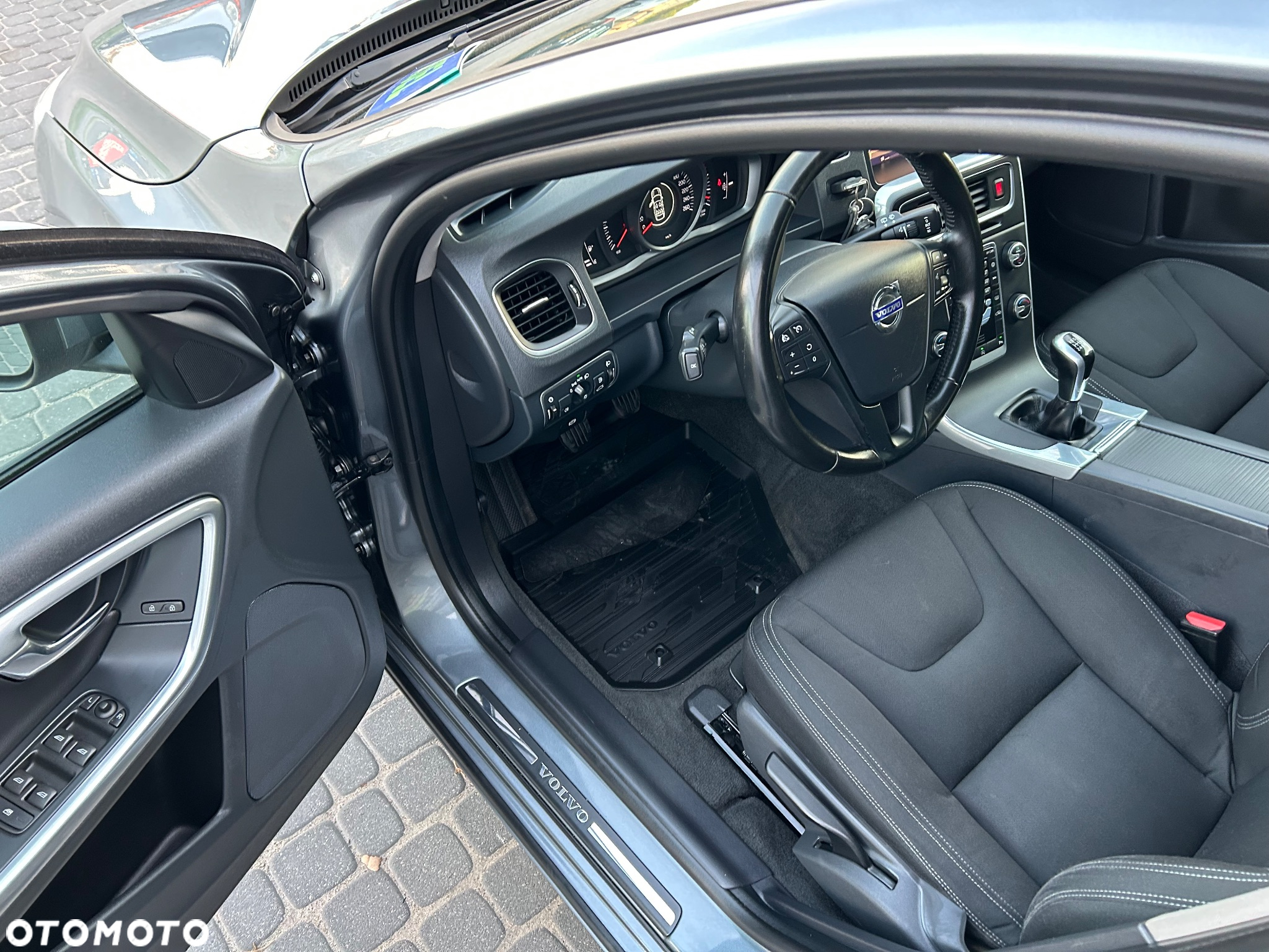 Volvo V60 D2 Drive-E Dynamic Edition (Momentum) - 35