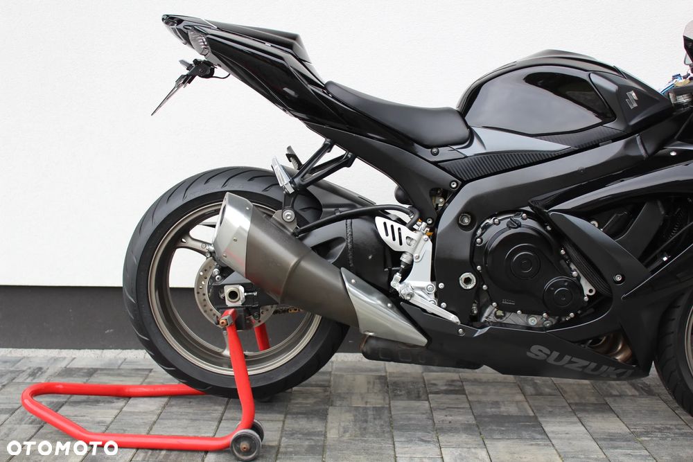 Suzuki GSX-R - 10