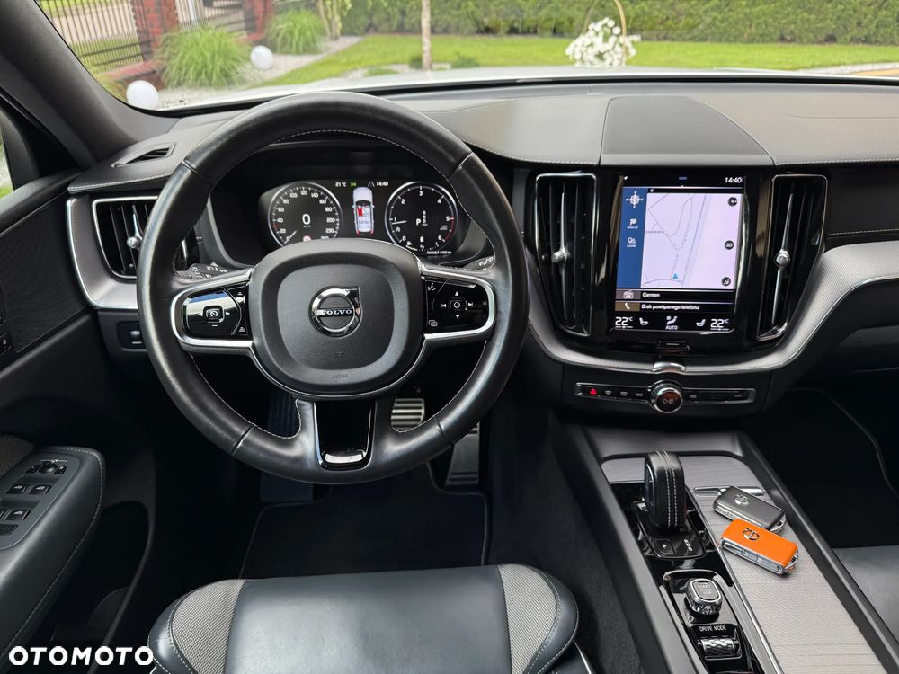 Volvo XC 60 B4 D AWD R-Design - 16