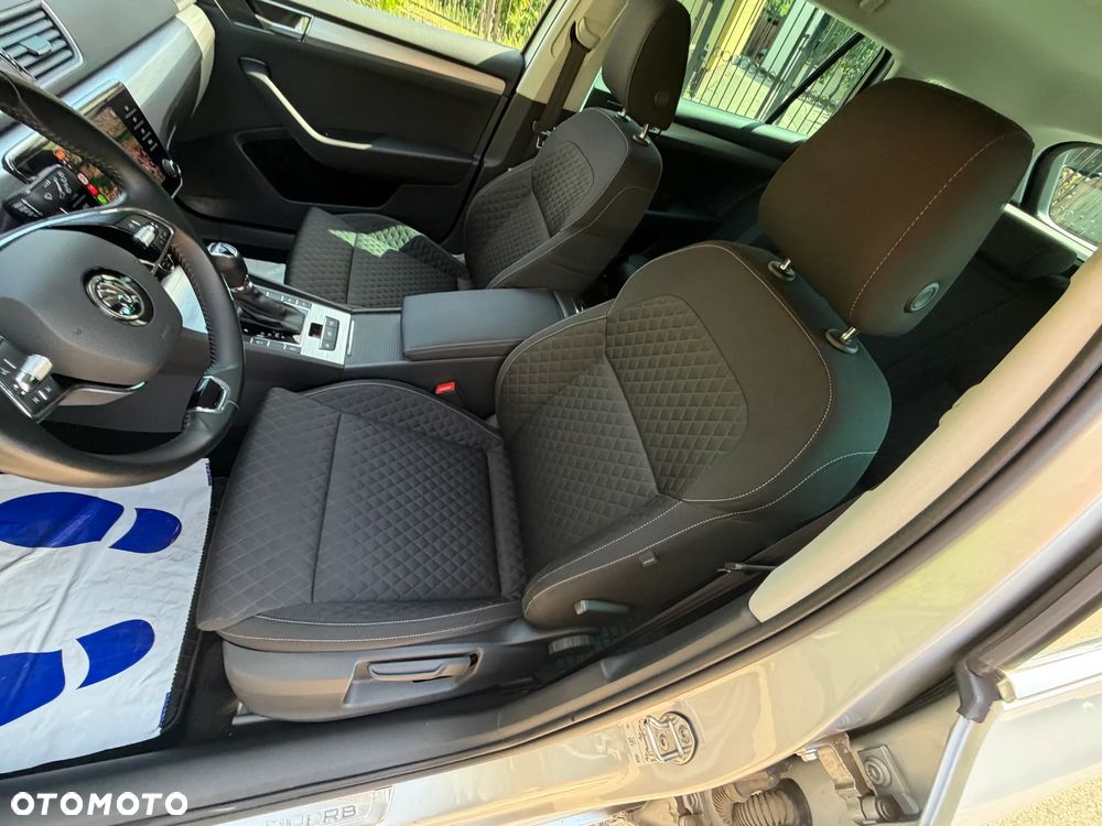 Skoda Superb 2.0 TDI SCR Ambition DSG - 11