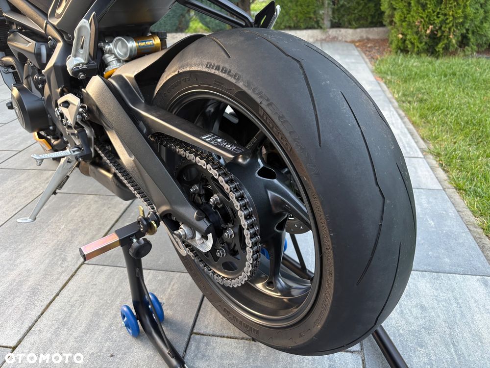 Triumph Street Triple - 23