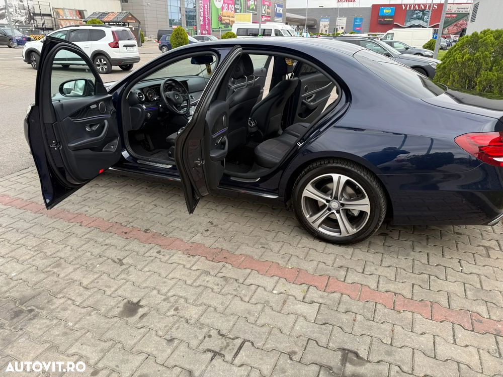 Mercedes-Benz E 200 4MATIC 9G-TRONIC Avantgarde - 9