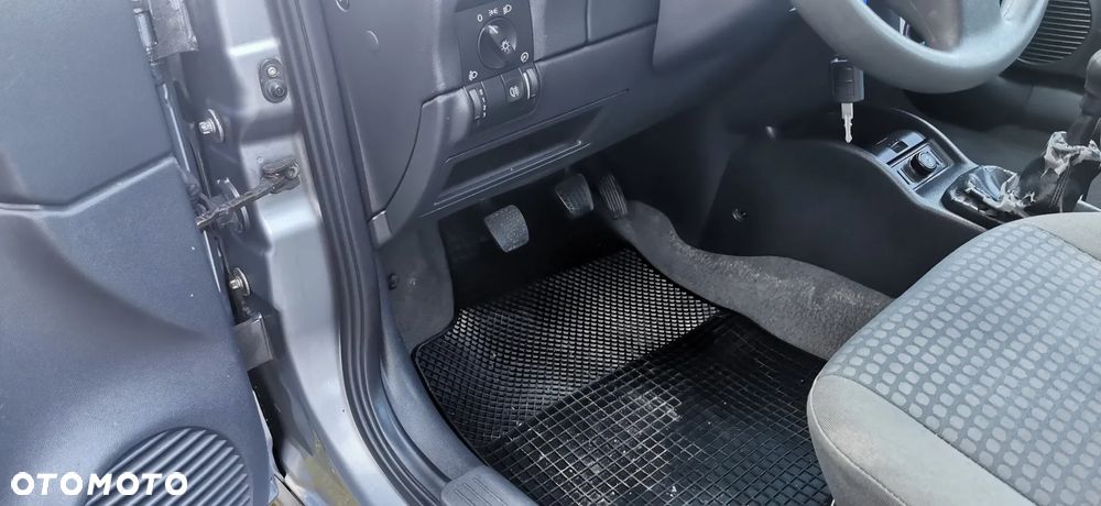 Opel Corsa 1.2 16V Enjoy - 27