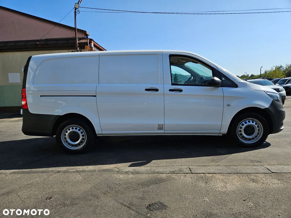 Mercedes-Benz Vito 4matic automat 4x4 erej.04 2023 long klima navi 3osobowy fvat23% - 9