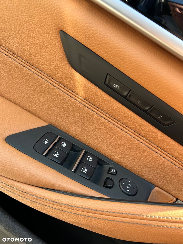 BMW Seria 5 520d - 14