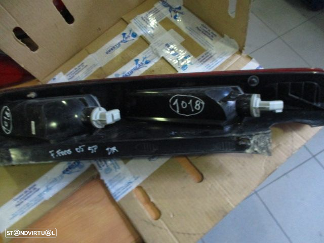 Farol Tras 4M5113404AF FORD FOCUS 2005 5P DRT FORD FOCUS 2 FASE 1 2005 1.8TDCI 115CV 5P CINZENTO - 2