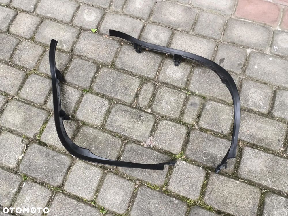 Osłona maskownica lampy bagażnika klapy lewa prawa BMW E60 7060045 7060046