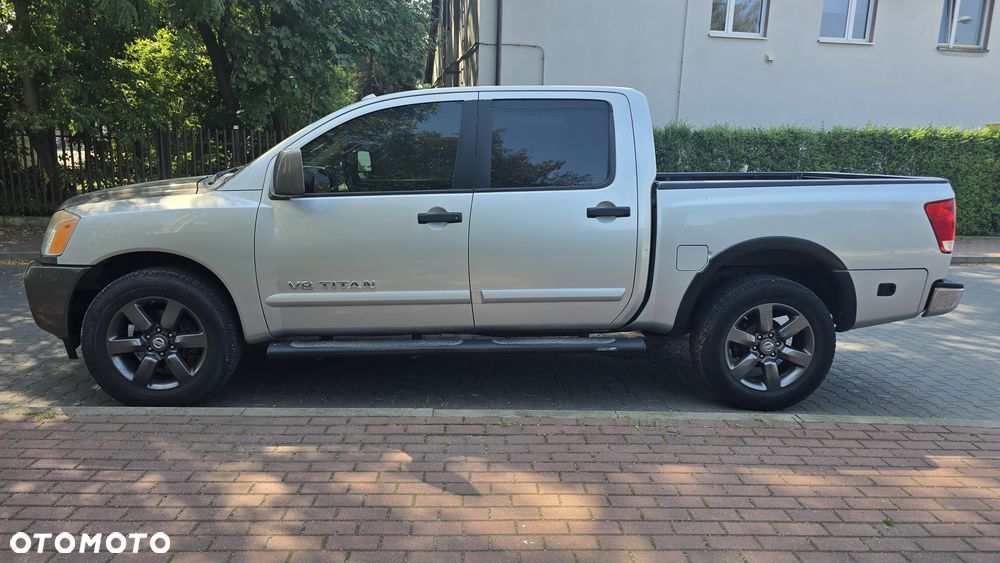 Nissan Titan 5.6 V8 LE Crew Cab - 2