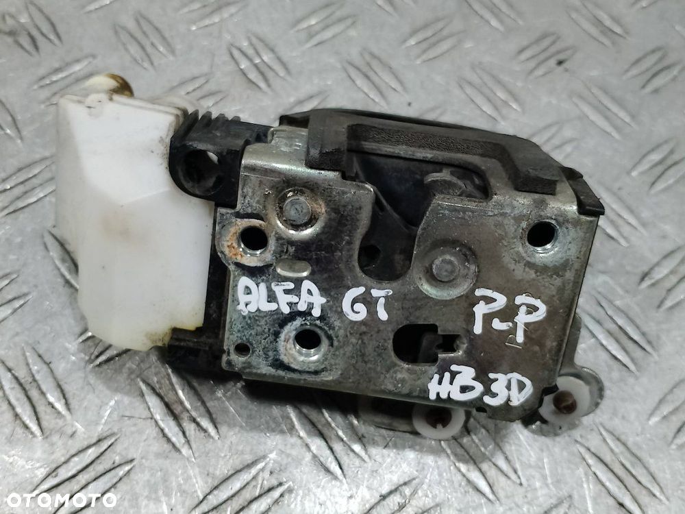 ZAMEK DRZWI PRAWY PRZÓD ALFA ROMEO GT - 2