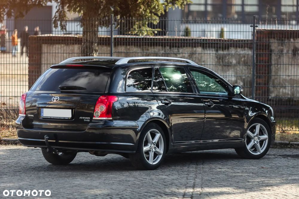 Toyota Avensis 2.2 D-4D Prestige - 12