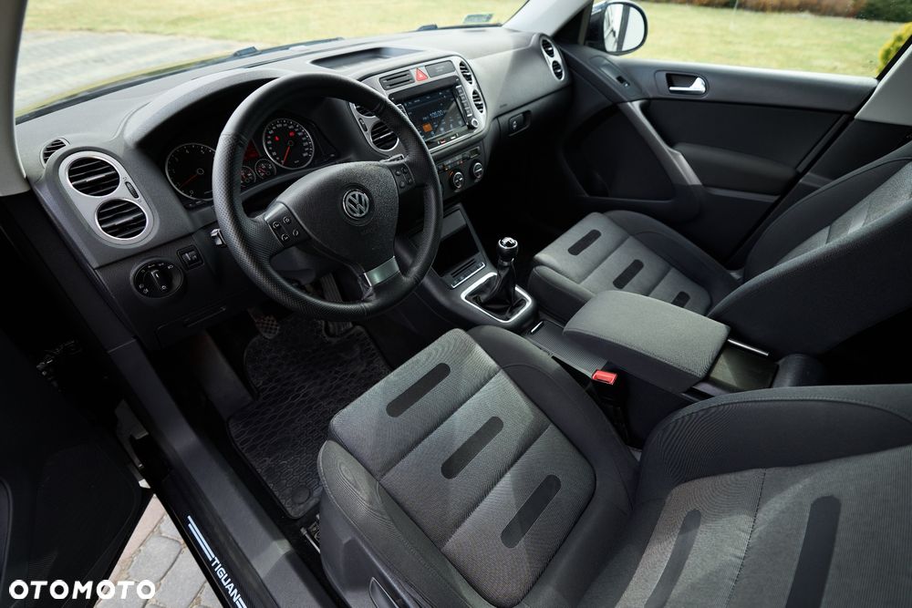 Volkswagen Tiguan - 12