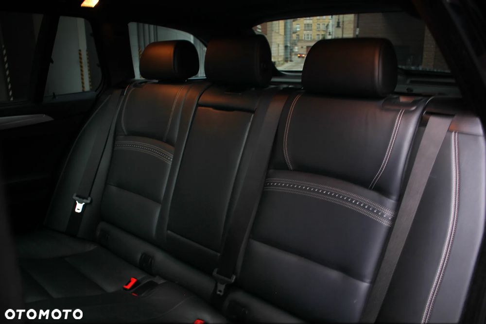 BMW Seria 5 M550d xDrive - 36