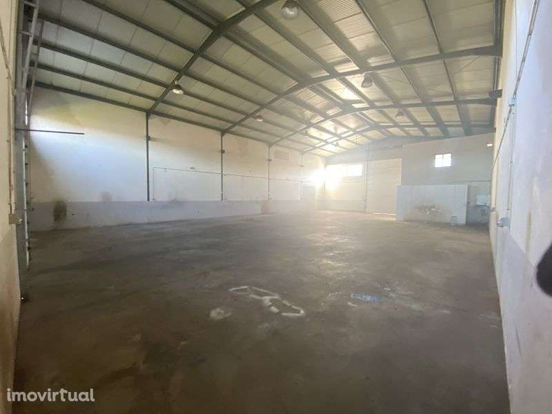 Pavilhão industrial na Moita, Marinha Grande - Grande imagem: 3/12