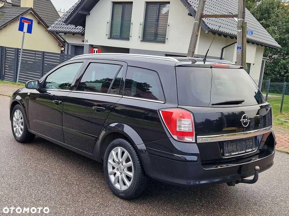Opel Astra 1.6 Caravan Cosmo - 16