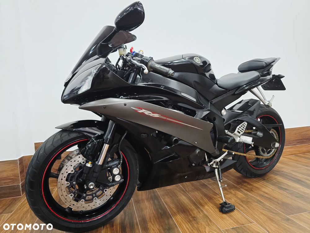 Yamaha R6 - 8