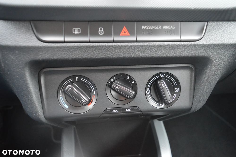 Skoda Fabia 1.0 MPI Ambition - 19