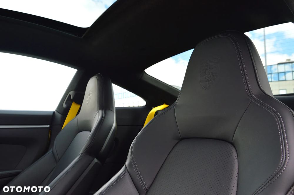 Porsche 911 Carrera S - 15