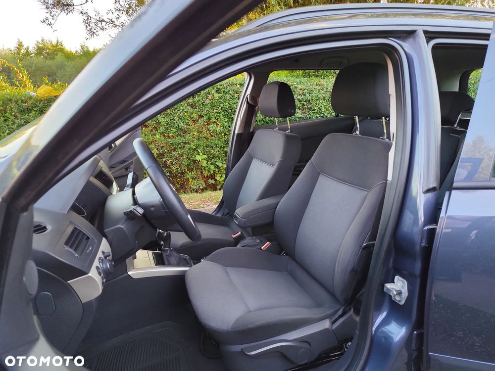 Opel Astra 1.6 Caravan Catch me now - 21