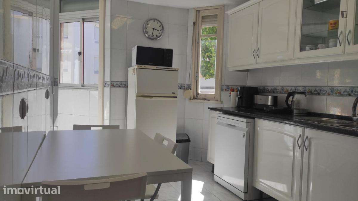 Quarto - localizado em Olivais Lisbon - Grande imagem: 3/9