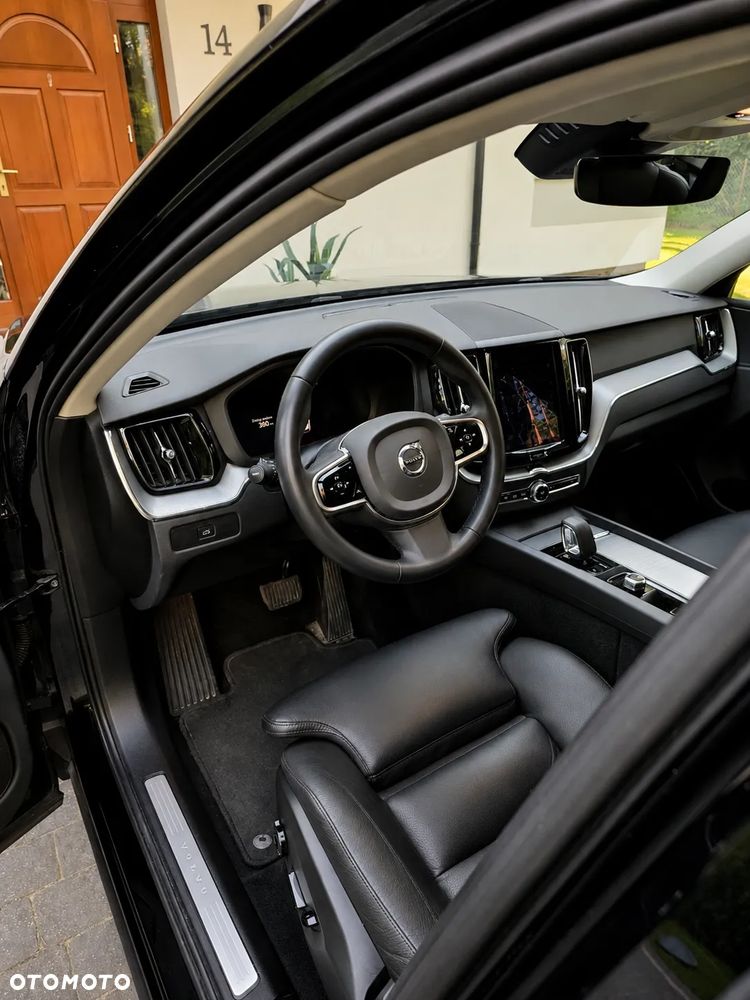 Volvo XC 60 B4 D AWD Plus Bright - 10