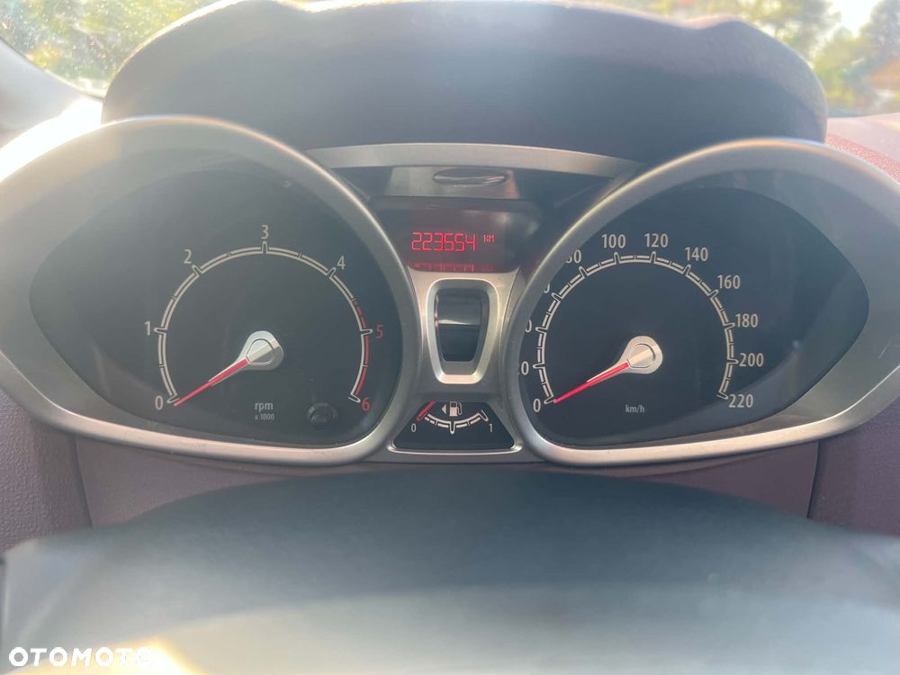 Ford Fiesta 1.6 TDCi Titanium - 10