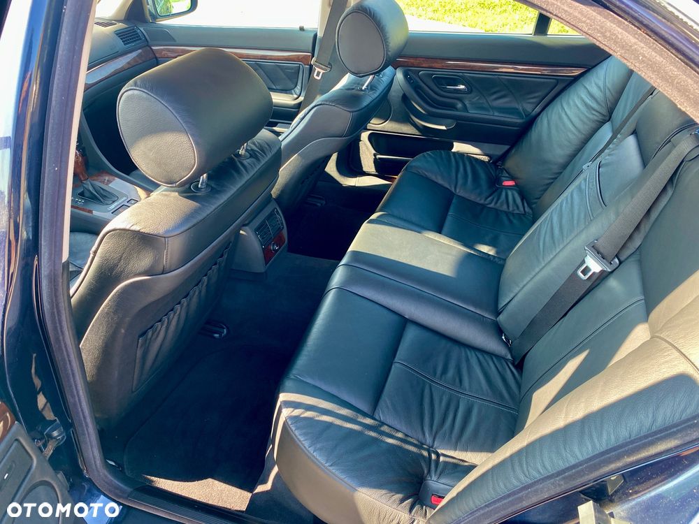 BMW Seria 7 728i L - 13