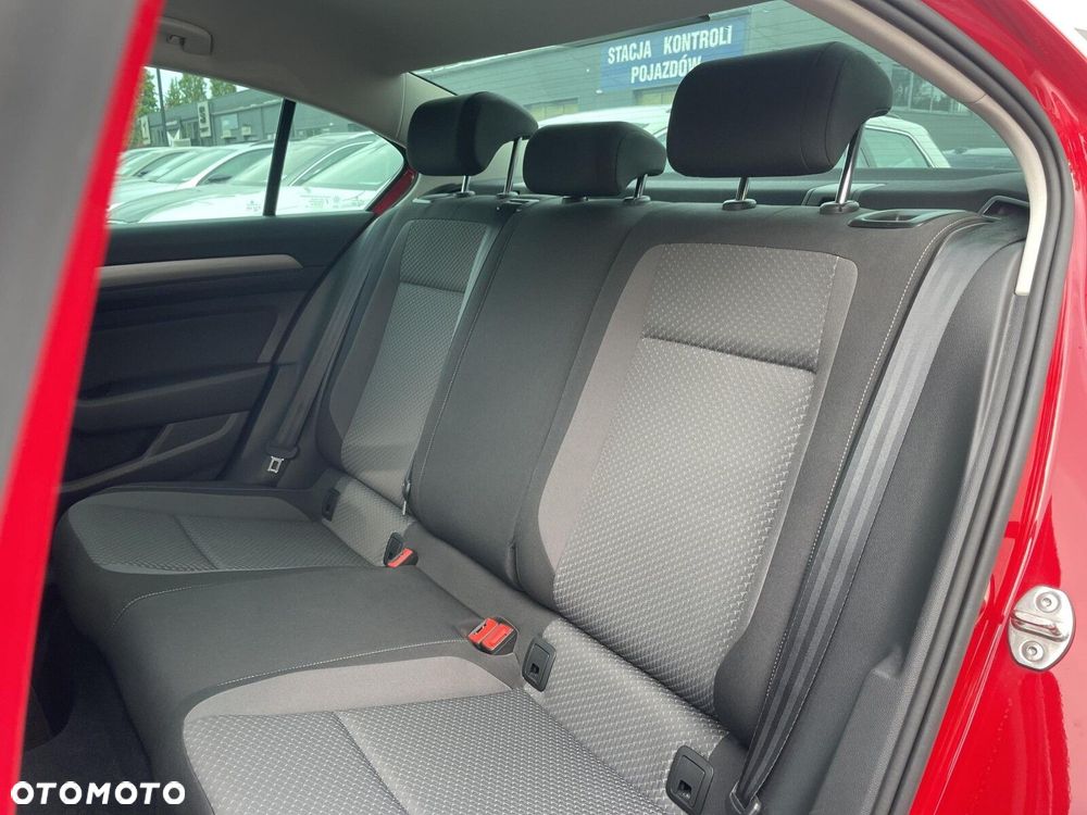 Volkswagen Passat 2.0 TDI EVO Essence - 16