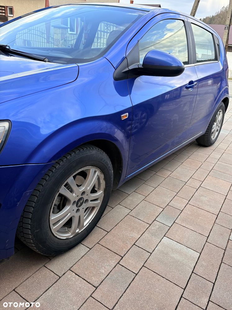 Chevrolet Aveo - 4