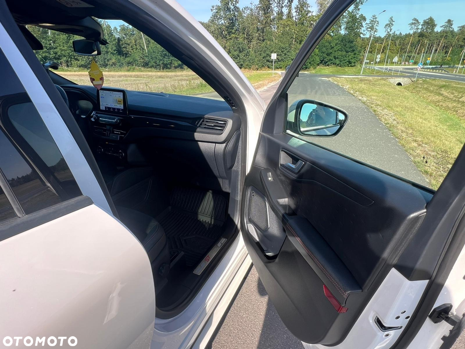 Ford Kuga 2.0 EcoBlue 4x4 ST-LINE - 32