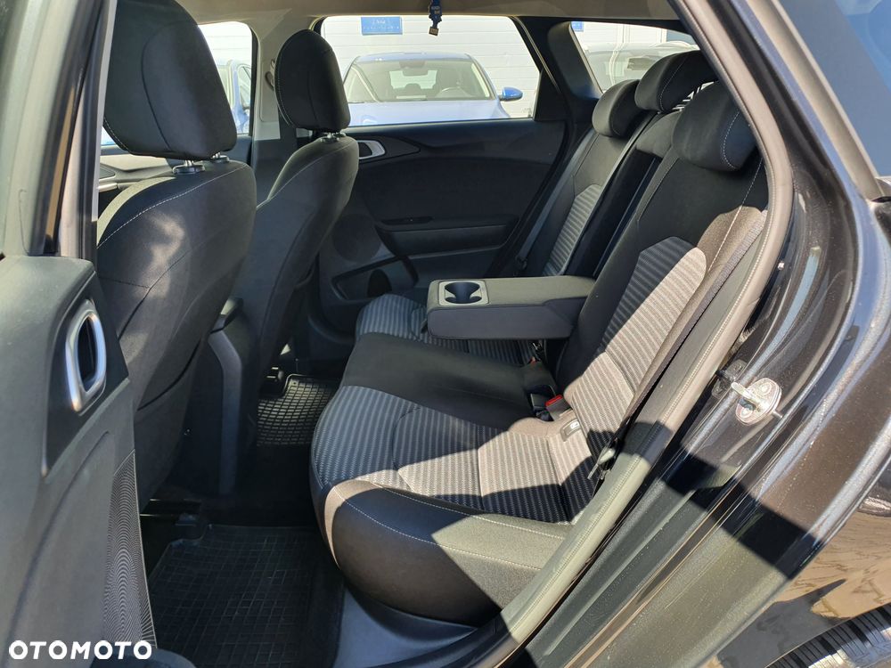 Kia Ceed 1.5 T-GDI M - 25