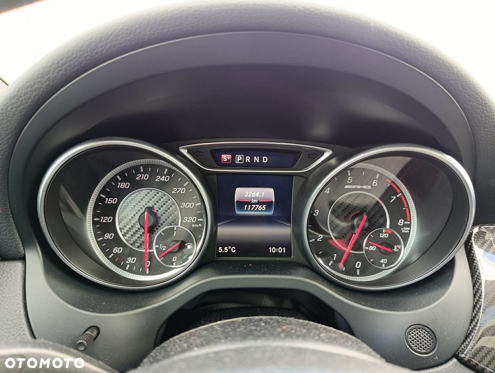 Mercedes-Benz GLA AMG 45 4Matic AMG Speedshift 7G-DCT - 16