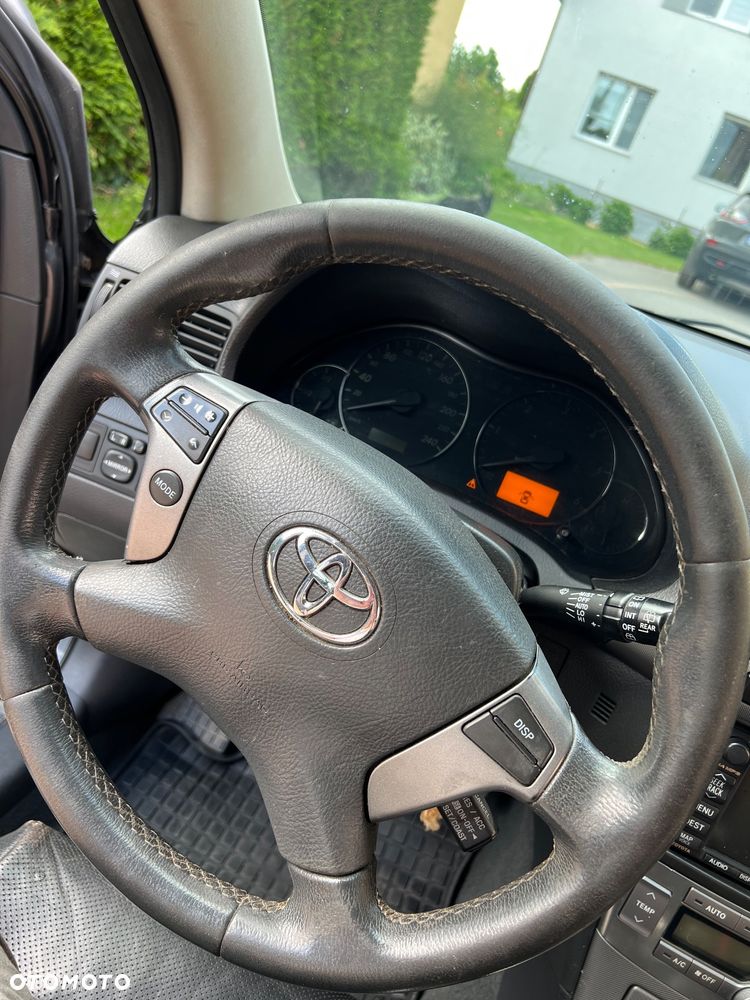 Toyota Avensis 2.2 D-4D Platinium - 13