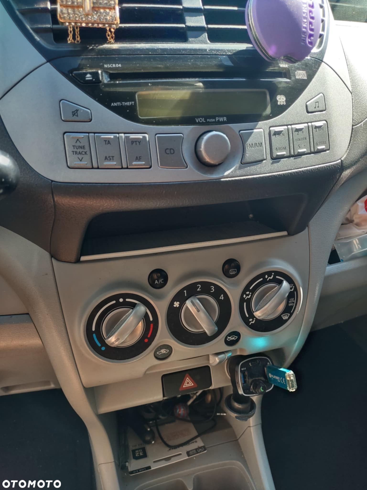 Nissan Pixo 1.0 Visia - 10
