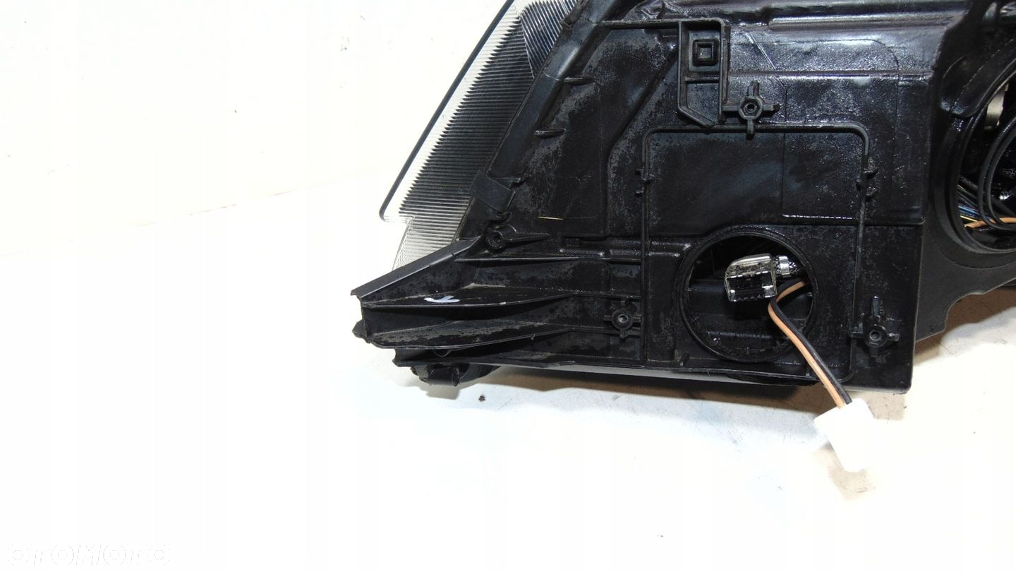 SKoda Yeti lift lampa prawa przód xenon 12-17r - 4