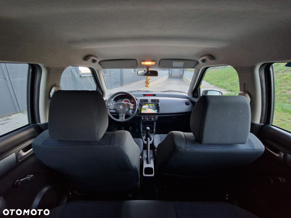 Suzuki Swift - 11