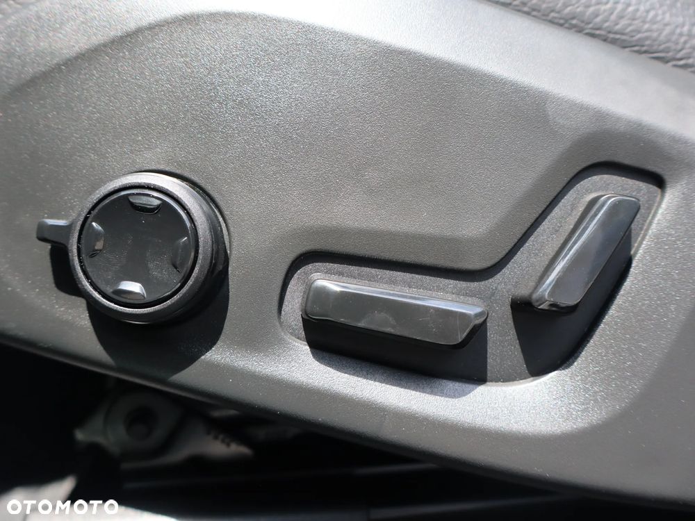 Volvo XC 60 T8 Plug-In Hybrid AWD Ultimate Bright - 24