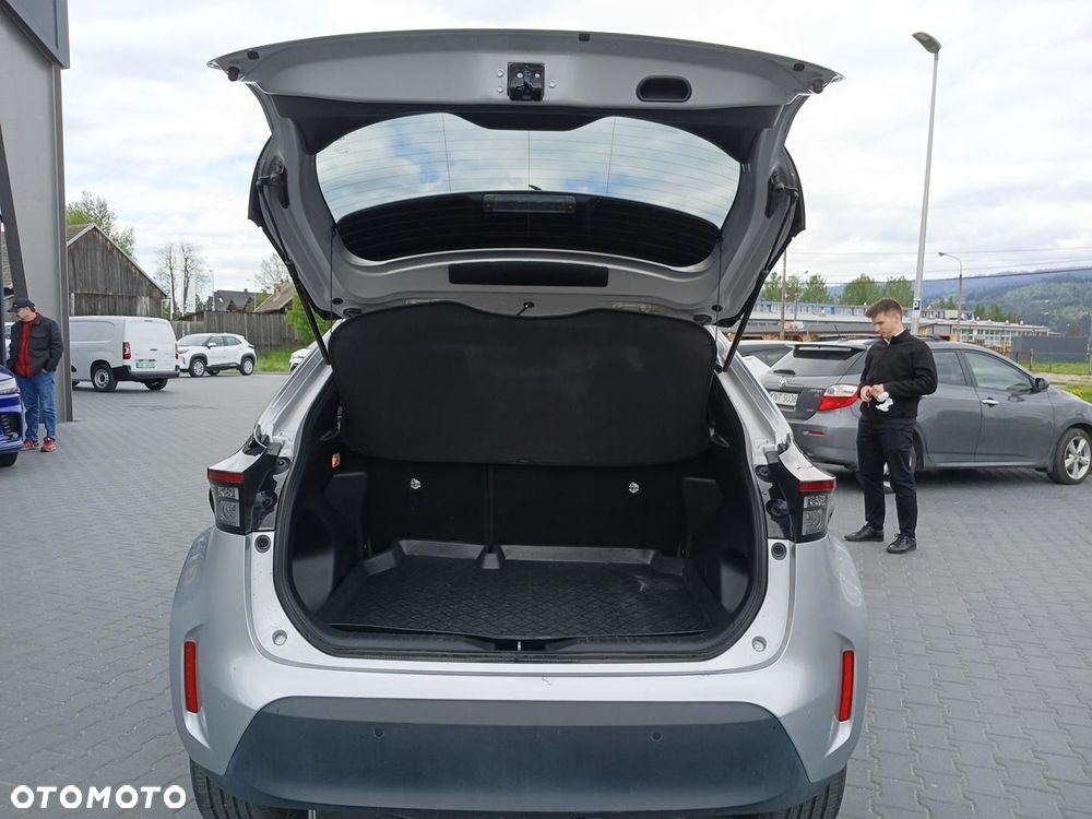 Toyota Yaris Cross Hybrid 1.5 Comfort 4x4 - 17