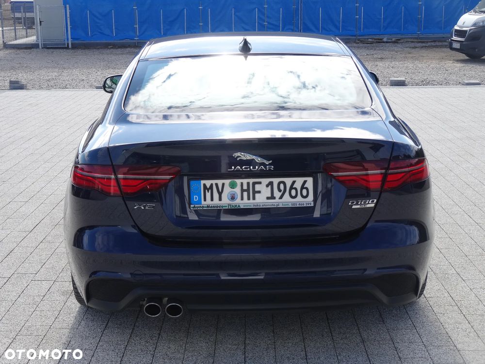 Jaguar XE 2.0 D180 R-Dynamic SE - 10