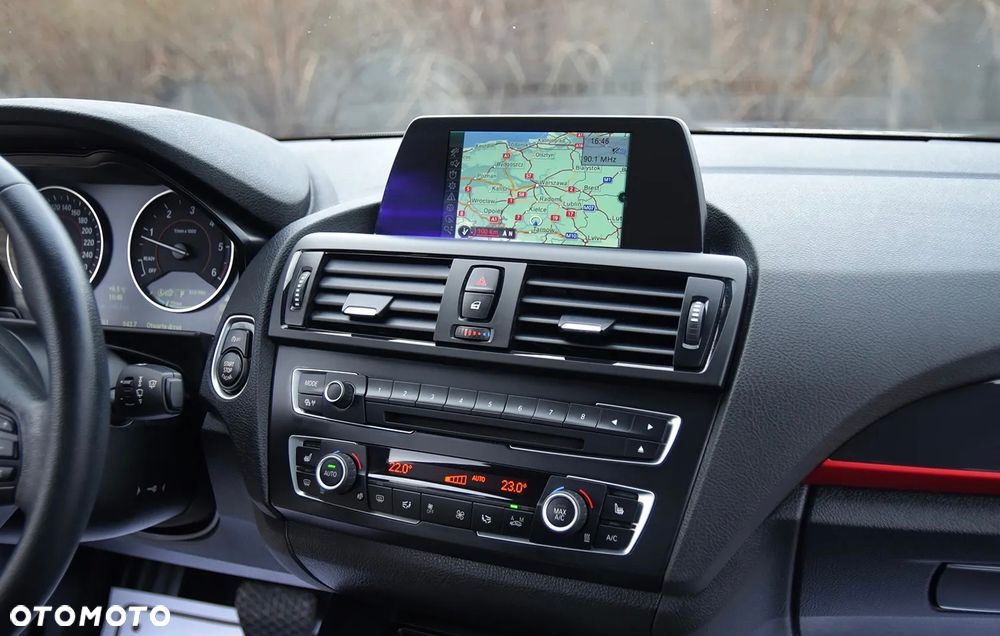 BMW Seria 2 218d Sport Line - 8