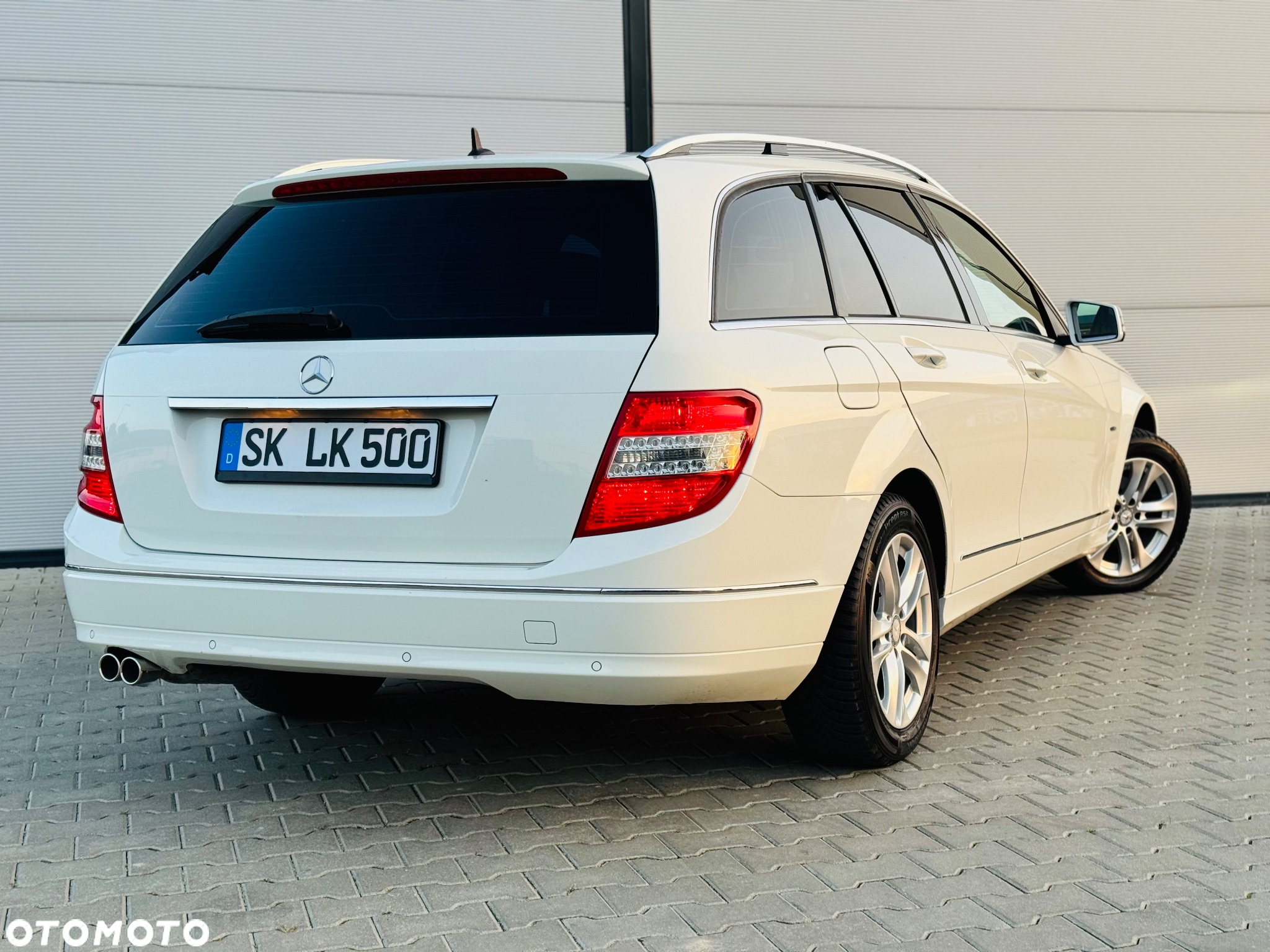 Mercedes-Benz Klasa C 180 T Kompressor Automatik BlueEFFICIENCY Special Edition - 28