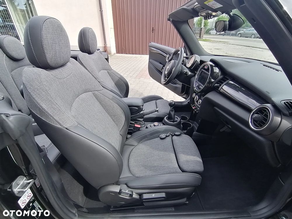 MINI Cooper Cabrio - 28