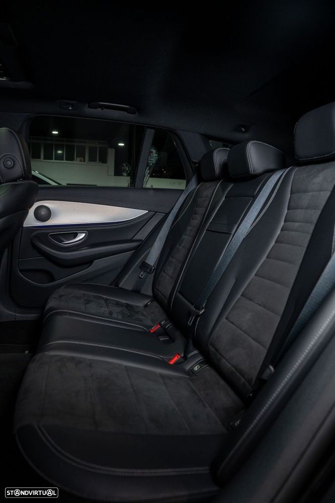 Mercedes-Benz E 300 de AMG Line 4Matic - 38