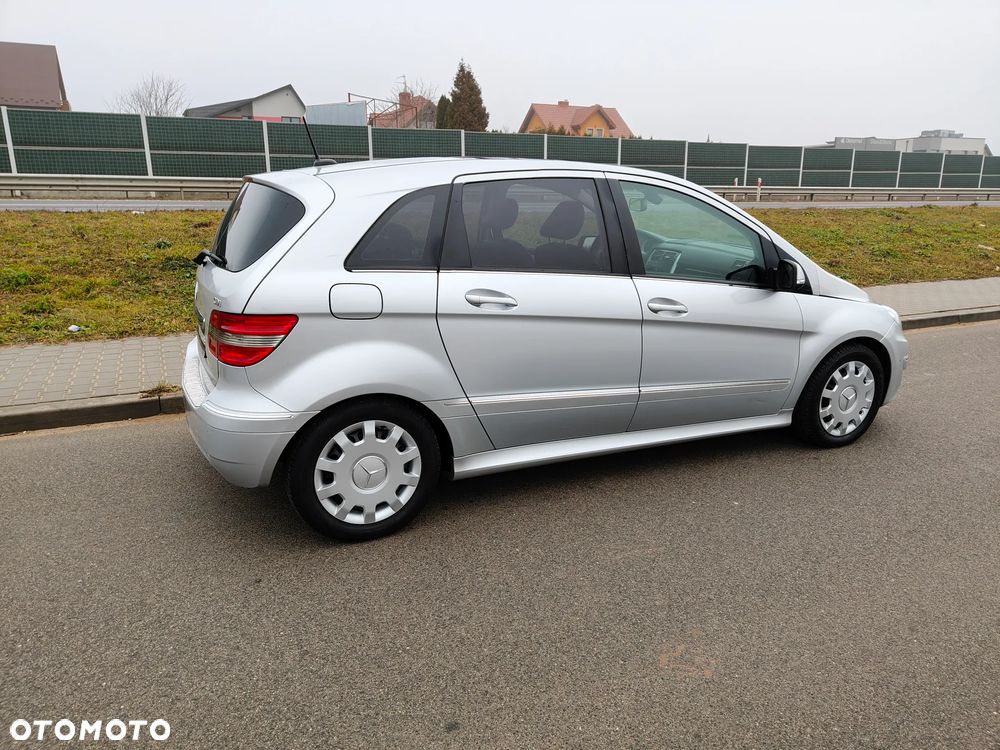 Mercedes-Benz Klasa B 180 CDI Special Edition - 28