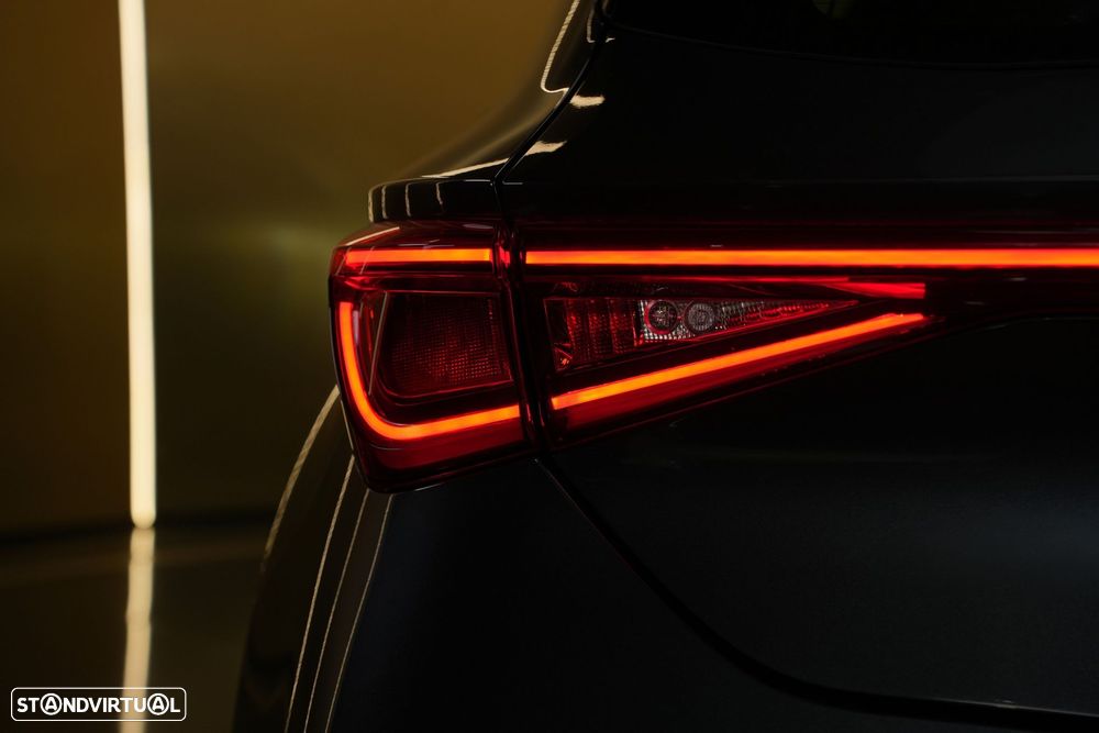 Cupra Leon 1.4 e-Hybrid MID DSG - 19