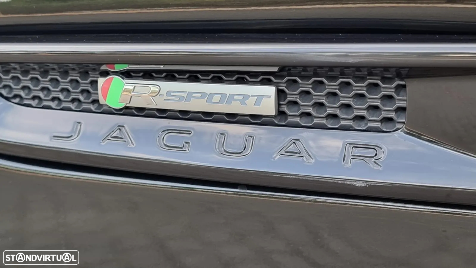 Jaguar F-Pace 2.0 i4D R-Sport - 47