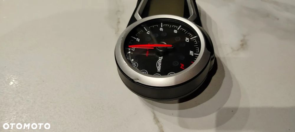 TRIUMPH STREET TRIPLE 675 LICZNIK ZEGARY - 9