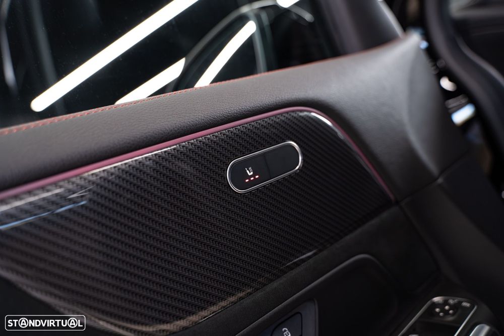 Mercedes-Benz GLA 250 e 8G-DCT - 16