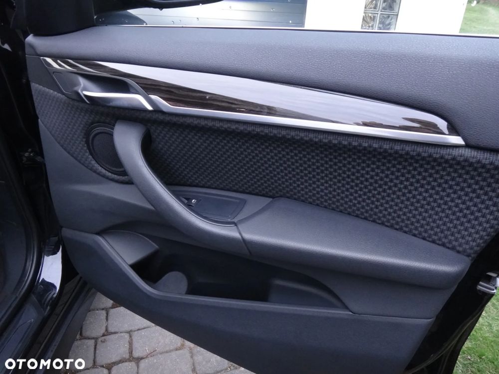 BMW X1 xDrive20i - 16