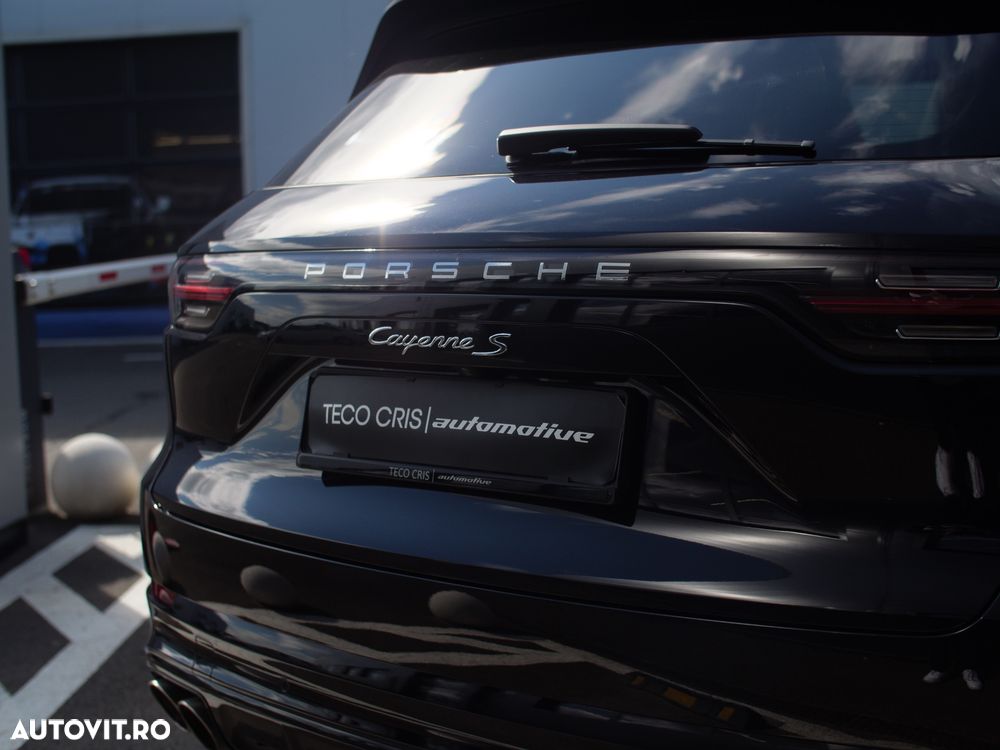 Porsche Cayenne - 32