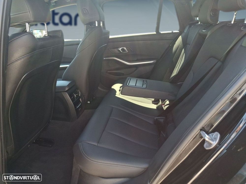 BMW 330 e Pack Desportivo M Auto - 14
